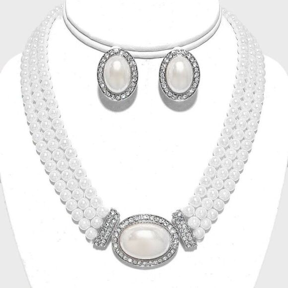 Pearl (faux) White Necklace & Clip-On Earrings Set - Picture 1 of 6